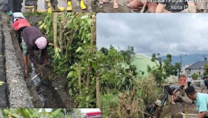 Warga Kampung Sawa Lakukan Jumat Bersih Lingkungan