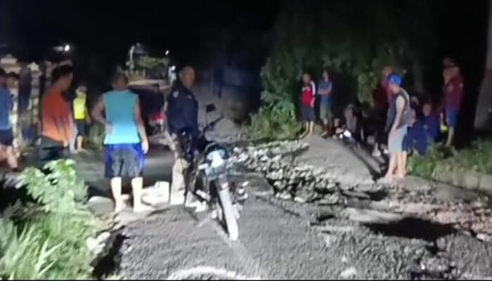 Warga Perumnas Talang Sawa Gotong Royong Cor Jalan Rusak, Kecewa Tak Kunjung Diperbaiki Pemkot Pagar Alam